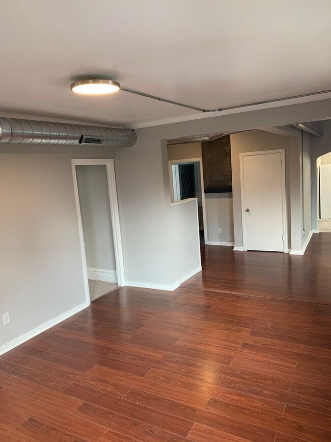 Building Photo - 410 Marlow St