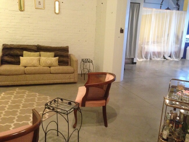 Building Photo - 2520 S 3rd St