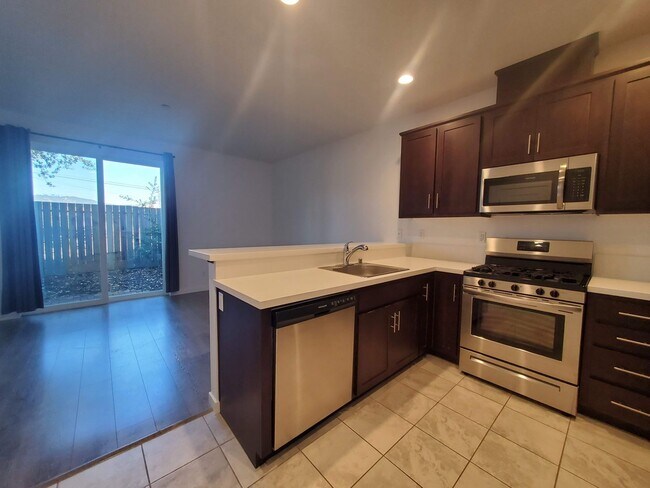 Building Photo - 4040 Alexander David Ct