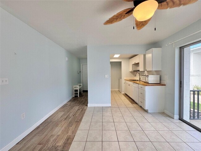 Building Photo - 1550 11th St NE