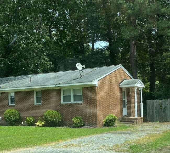 Primary Photo - 7076 Bray Rd