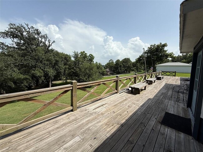 Building Photo - 210 Bluff Dr