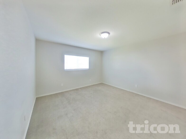 Building Photo - 7715 Shining Glow