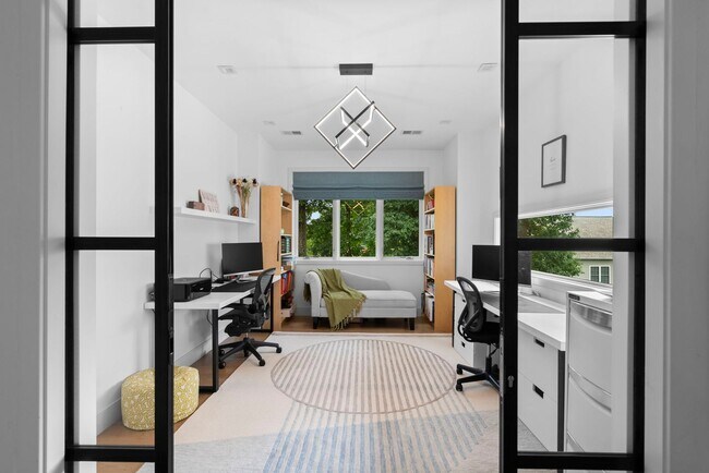Building Photo - 5 Bed 4.5 Bath - Bethesda Contemporary Home