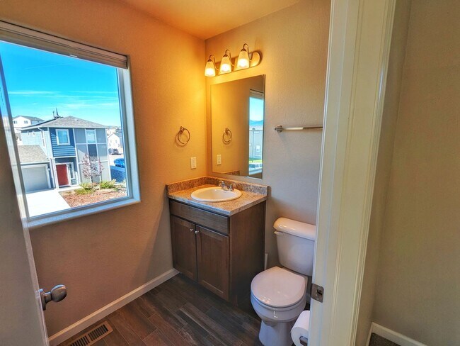 Building Photo - Paired Townhome in Chapel Heights