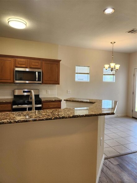 Building Photo - 7516 Lazy Creek Dr