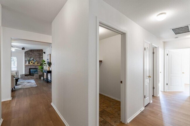 Building Photo - 3030 Bent Tree Loop