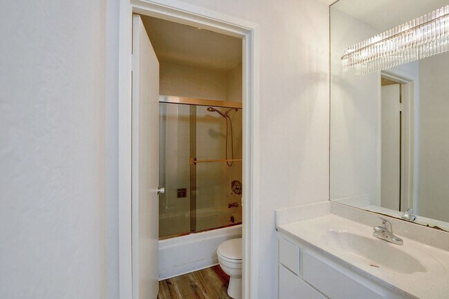 Building Photo - 2 br, 2 bath House - 978-A KIELY BLVD