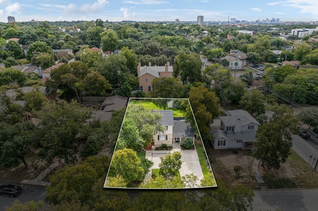 Building Photo - BEAUTIFUL 4-BEDROOM HOME IN TERRELL HILLS