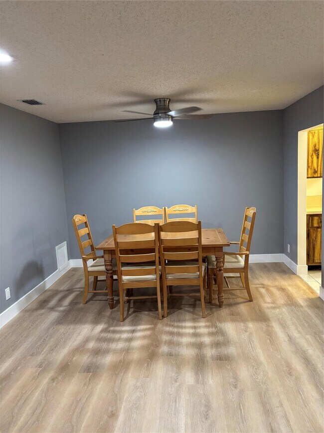 Building Photo - 14748 Canalview Dr