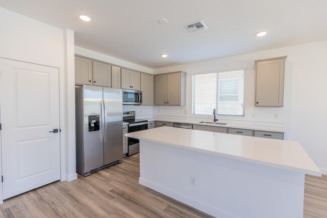 Building Photo - 16976 W Diana Ave