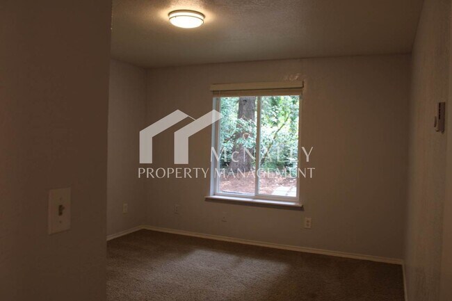 Building Photo - 13715 100th Ave NW