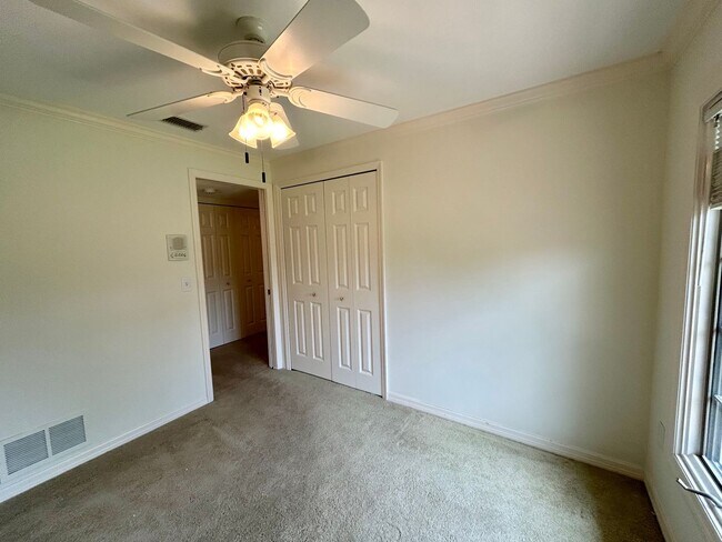 Building Photo - Classic waterfront Snell Isle Estates 3 Bed 2.5 Bath Home with private dock!