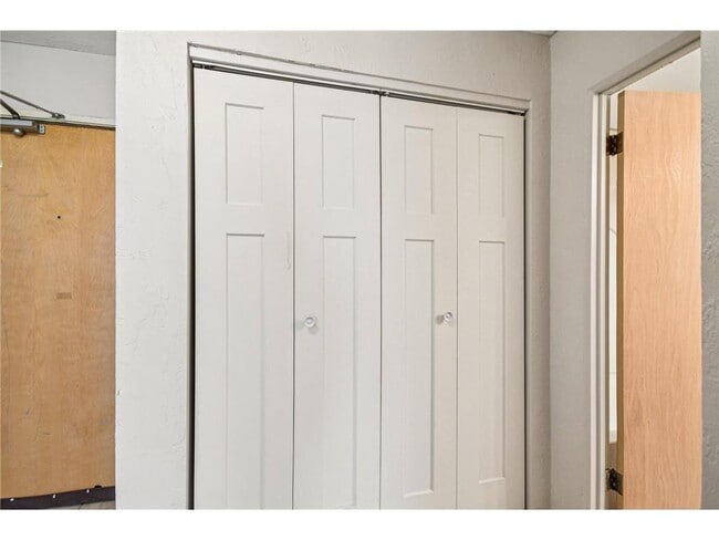 Building Photo - 2525 3rd Ave S