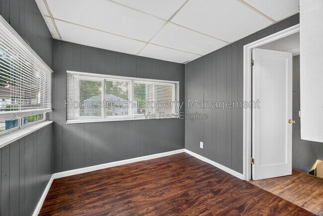 Building Photo - 575 Glorose Dr