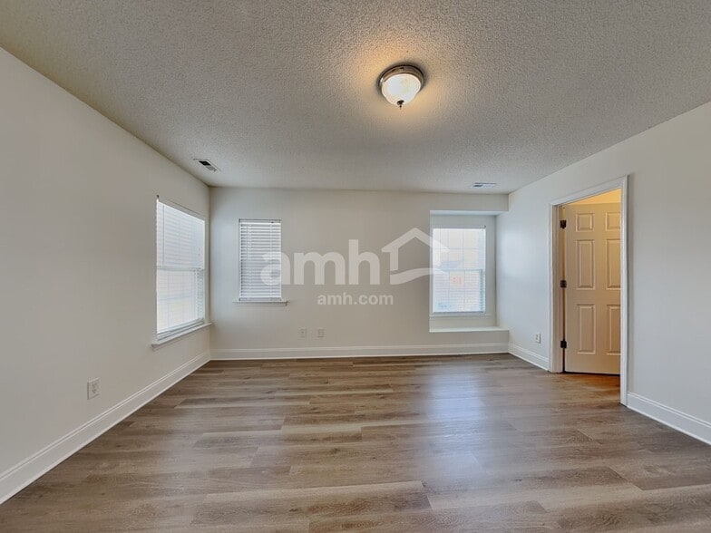 Building Photo - 6017 Namozine Ct