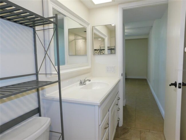 Building Photo - 105 Windward Pl