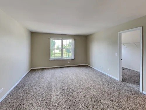 Building Photo - 6220 Pond View Dr