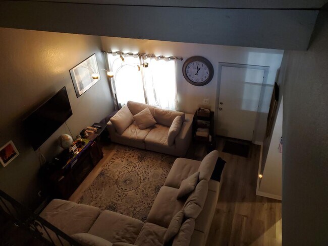 Call owner direct 323-608-0245 - 4288 Rosemead Blvd