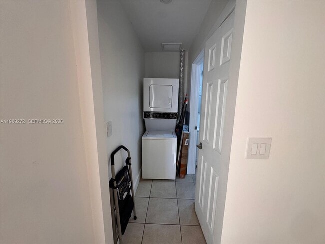 Building Photo - 842 SW 89th Ave