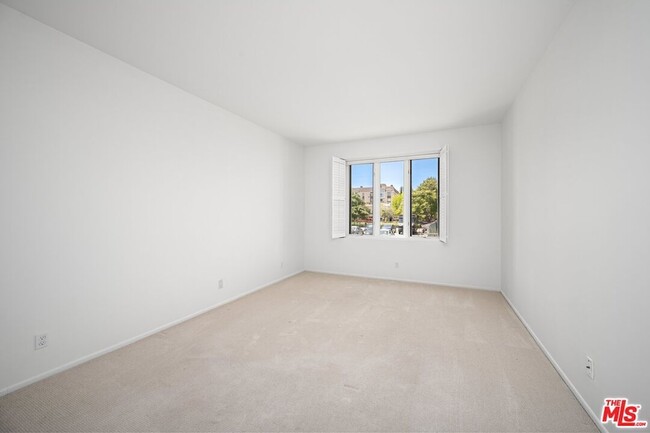 Building Photo - 1808 Manning Ave