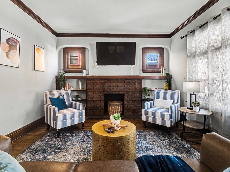 Building Photo - 10619 Bernard Ave