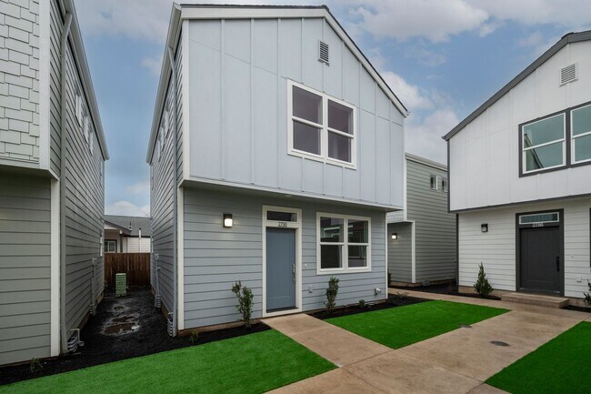 Primary Photo - Move-In Special- Up to 3 Month's Free- New...