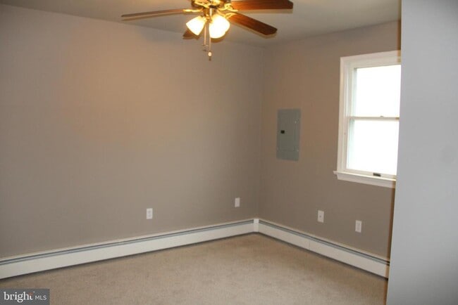 Building Photo - 130 N Mill St