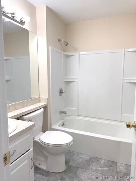 Building Photo - 25 Old Turnpike Rd