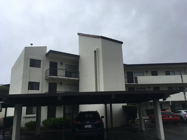 Primary Photo - Great 2 bedroom condo, all utilities inclu...