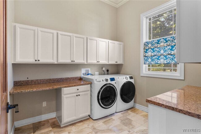 Building Photo - 9743 Cobblestone Dr