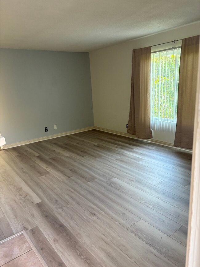 Living room - 263 Molino Ave
