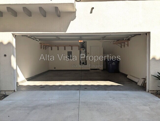 Building Photo - 10521 Zenor Ln