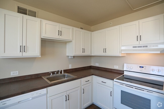 1BR, BA - 620 SF - Tammen Hall Senior Living 62+ Income Restrict