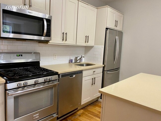 Building Photo - 83 Douglass St