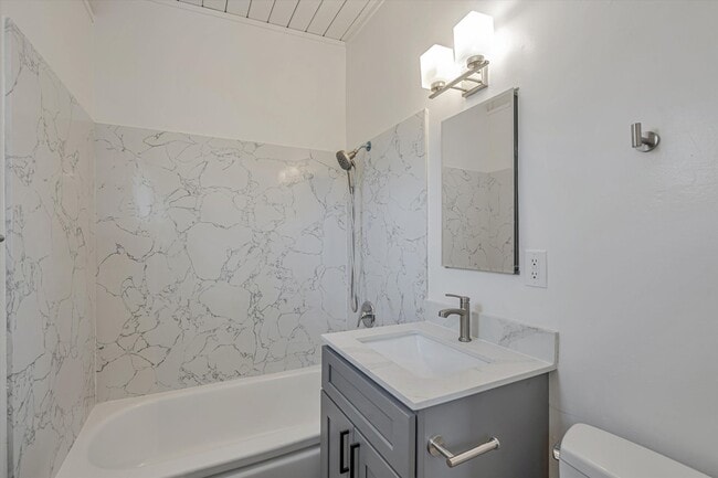 Building Photo - Newly Remodeled 1BD/1BA Near Del Norte BART w/ Parking & Modern Finishes | El Cerrito