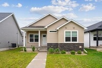 Building Photo - 116 Axlewood Dr