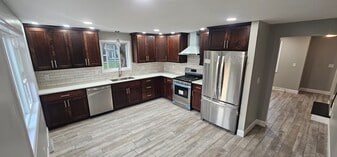 Building Photo - 4138 Highview Pky