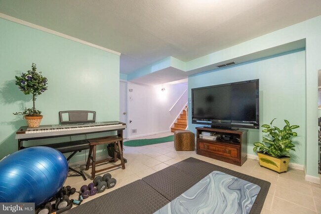 Building Photo - 120 Marta Dr