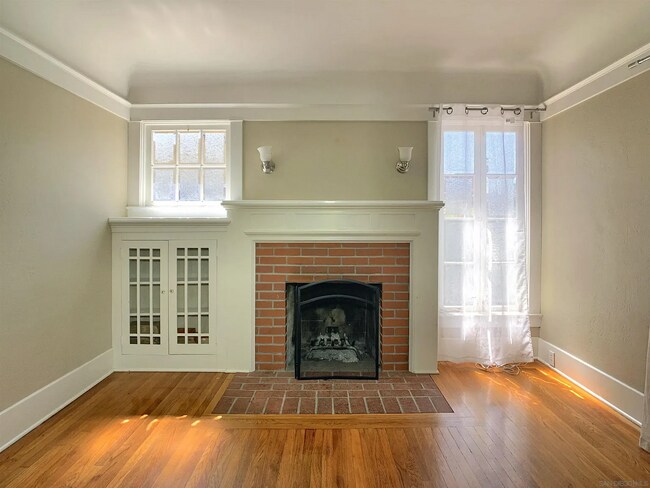 Building Photo - Charming Home with Prime Location & Ample Living Space