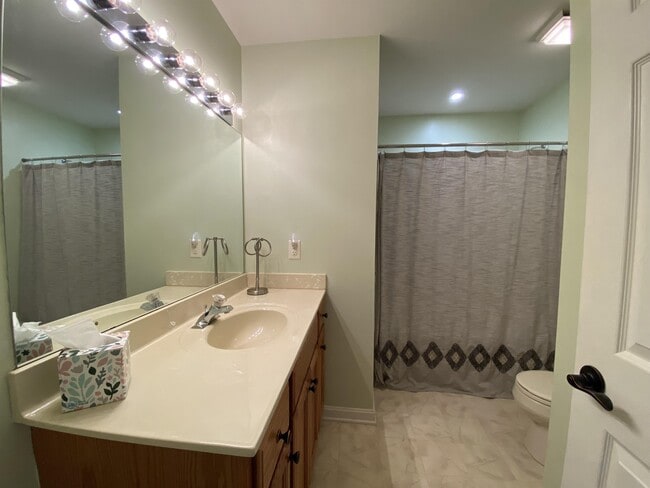 Building Photo - 211 Morningside Dr