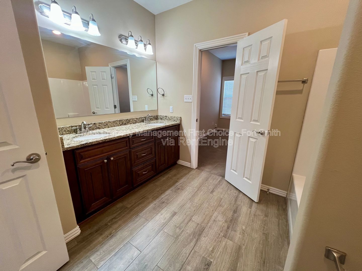 Building Photo - 9921 Landry Dr