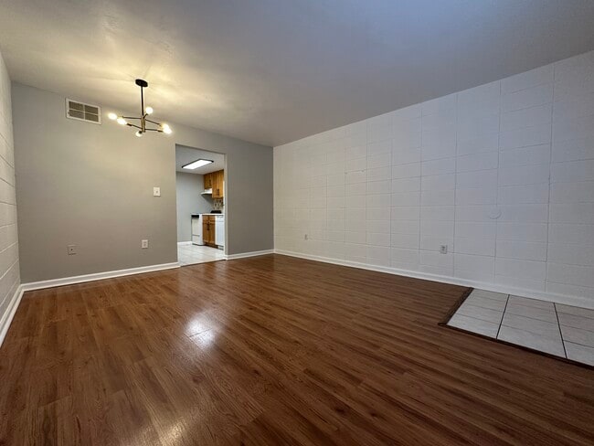 Building Photo - 417 Walker St