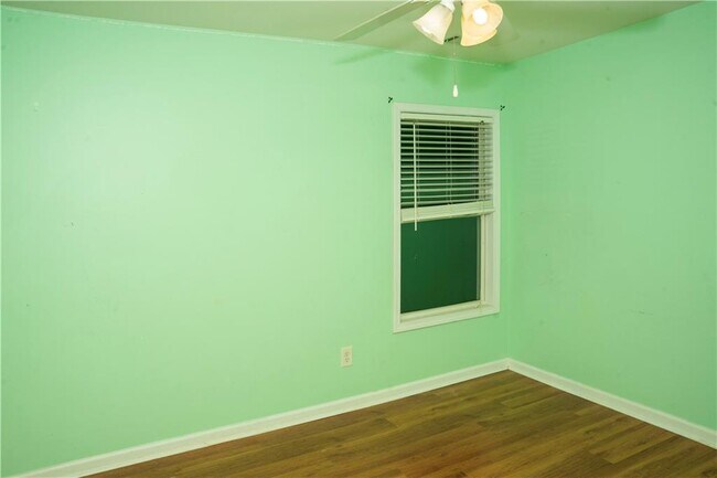 Building Photo - 2581 Southhaven Ln