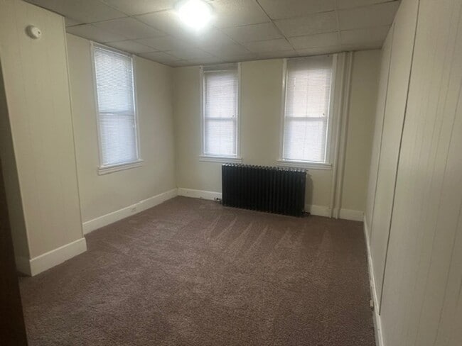 Building Photo - 132 S 5th Ave