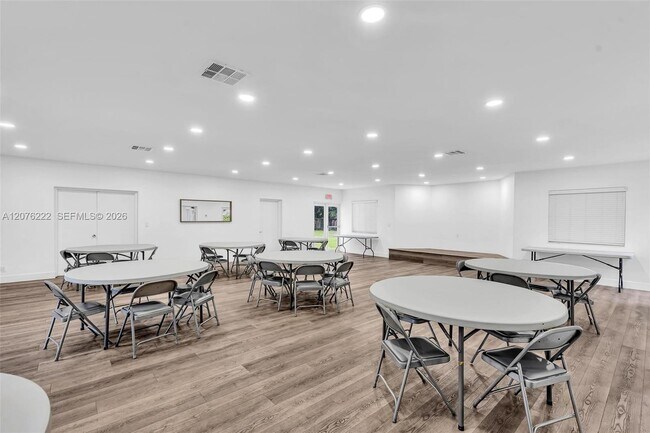 Building Photo - 101 SW 75th Ave