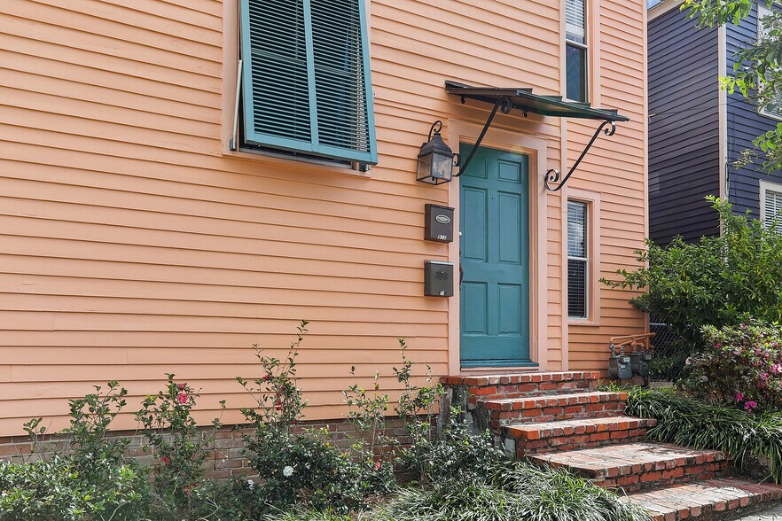 Building Photo - 912 N 6th St