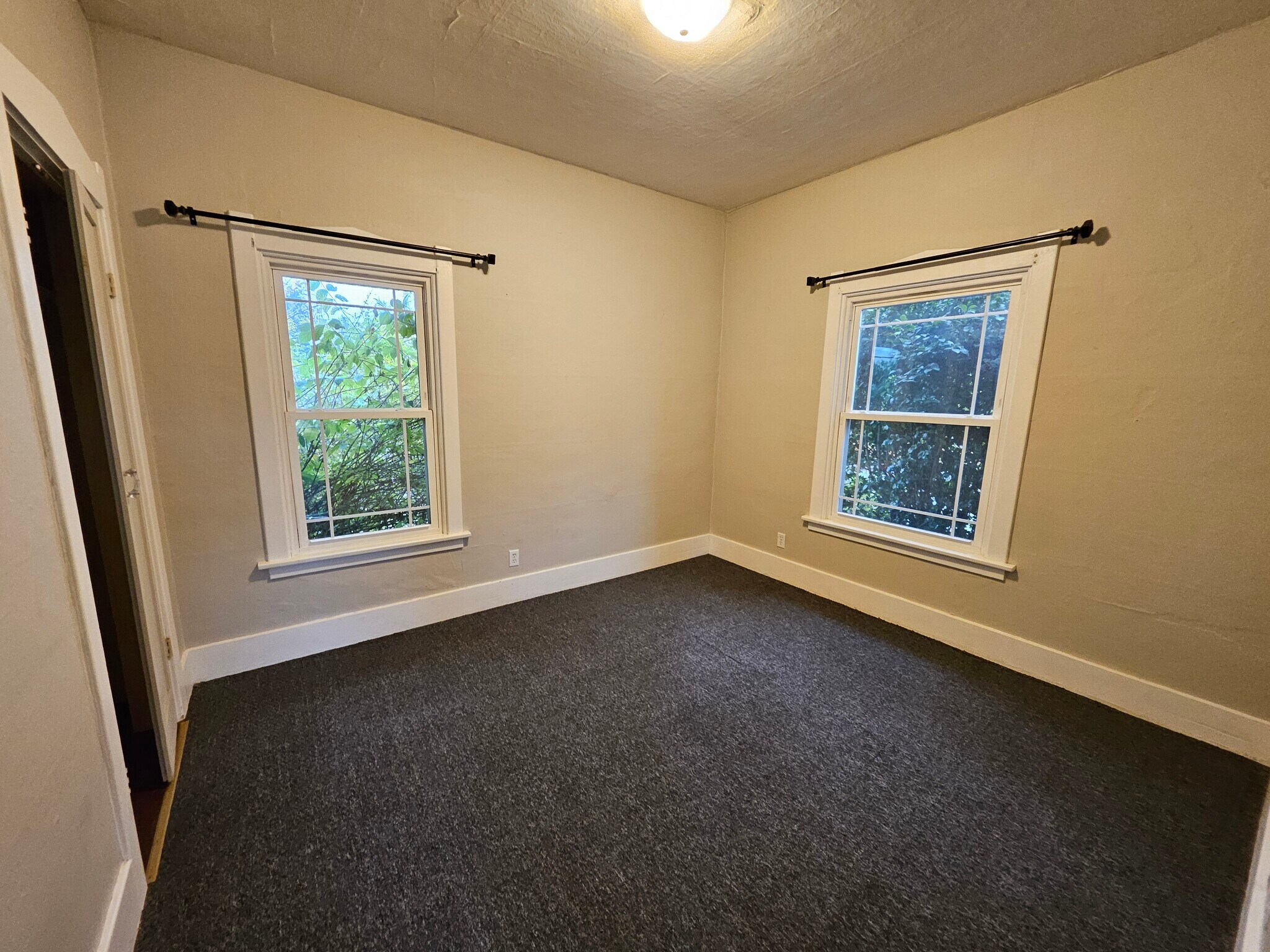 Building Photo - 1301 Rainier Ave
