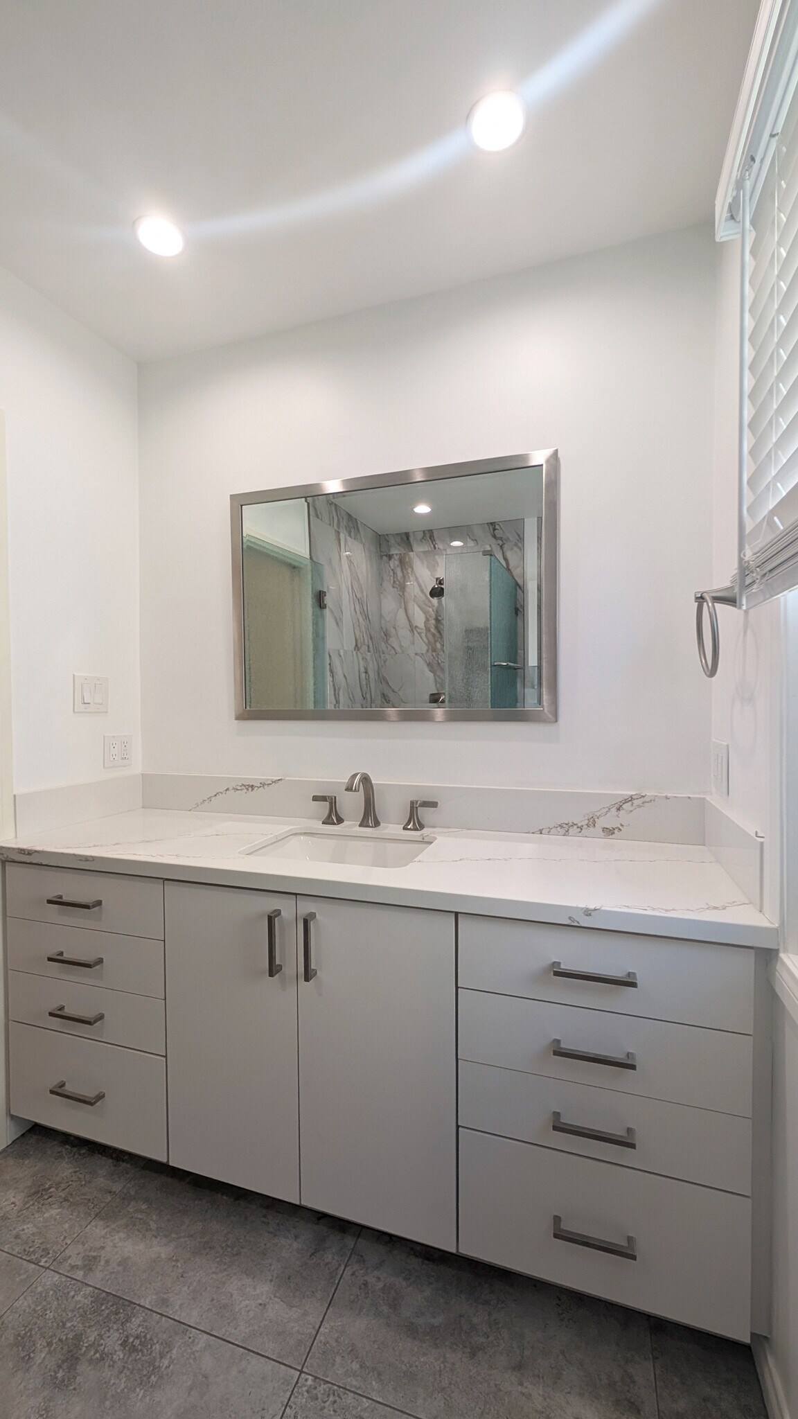 Master Bath - 16955 Bassett St