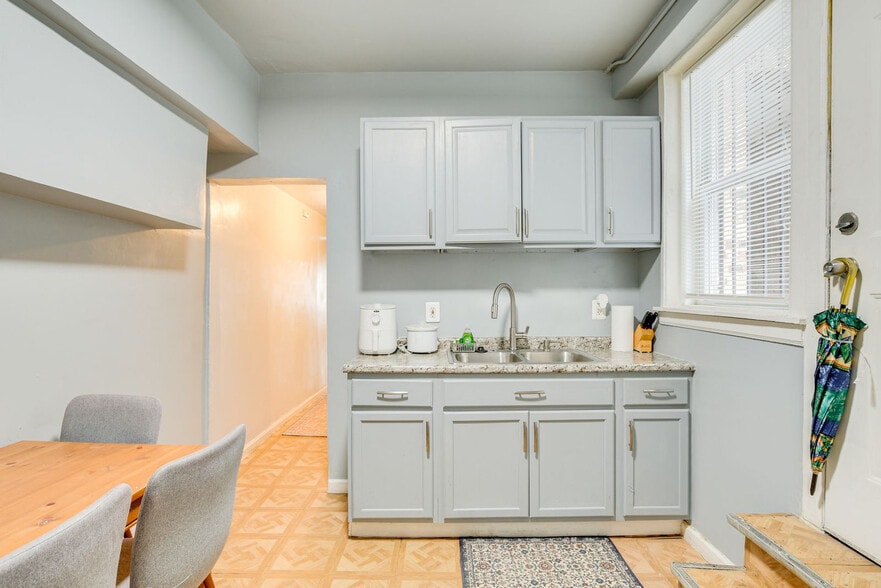 Building Photo - 3443 W Flournoy St